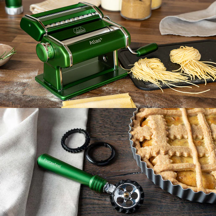 Sfoglia per dolci preparata con macchina per pasta